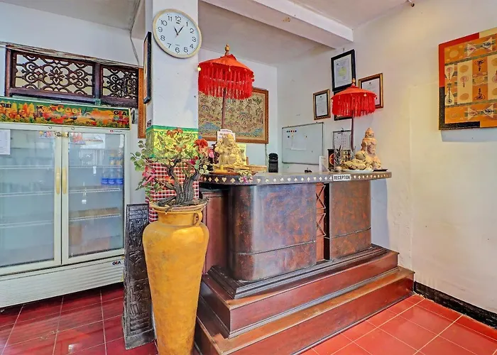 Capital O 91851 Sanjaya Hotel 3*
