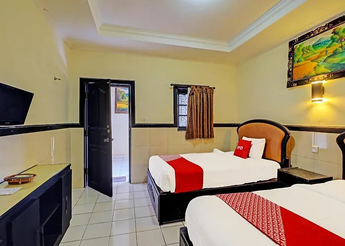 Capital O 91851 Sanjaya Hotel