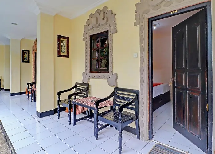 Capital O 91851 Sanjaya Hotel 3*